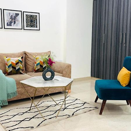 גורגאון Bluo 1Bhk - Dlf Cybercity, Balcony, Lift, Parking מראה חיצוני תמונה